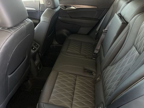Used 2022 Buick Envision Avenir w/ Technology Package II AWD/4WD image 25