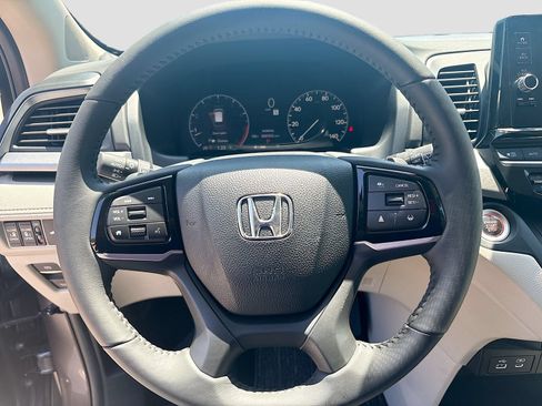 Used 2026 Honda Odyssey EX-L image 11