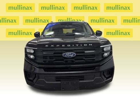 Used 2025 Ford Expedition Active image 15