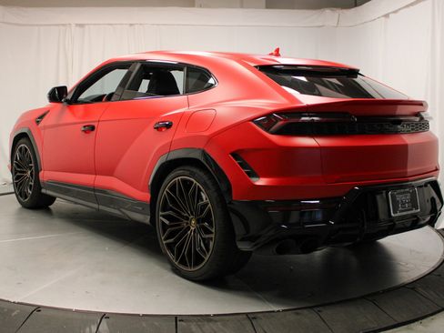 Used 2025 Lamborghini Urus SE image 3