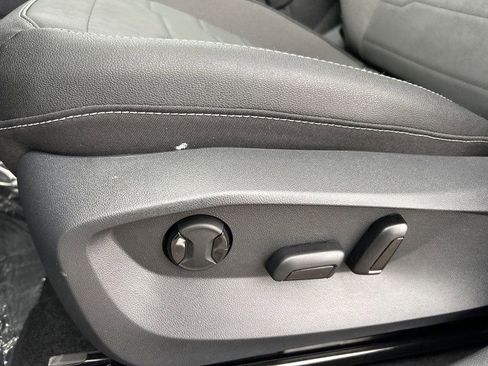 New 2026 Volkswagen Taos SE AWD/4WD image 22