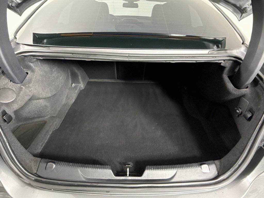 Used 2017 Jaguar XE Premium AWD/4WD image 28