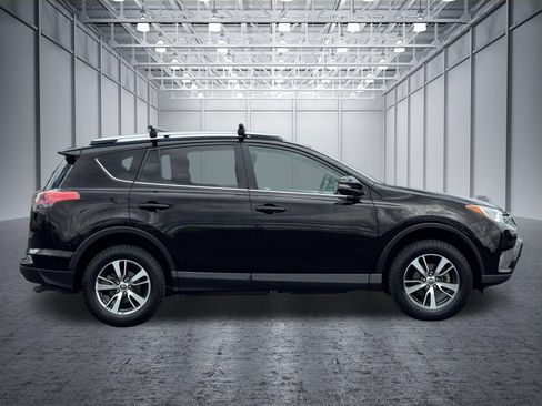 Used 2016 Toyota RAV4 XLE FWD image 5