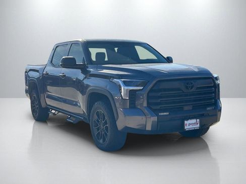 Used 2023 Toyota Tundra SR5 w/ SR5 Convenience Package AWD/4WD image 3