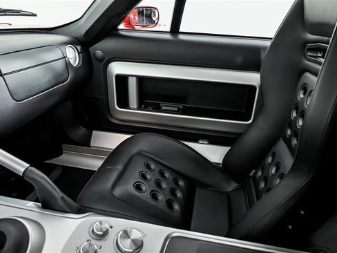 Used 2005 Ford GT RWD image 49