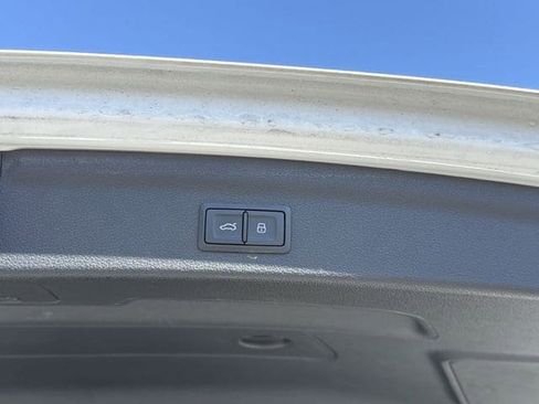 Used 2024 Audi Q3 2.0T Premium image 13