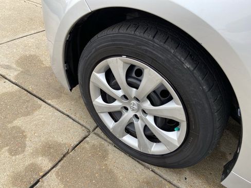 Used 2020 Toyota Corolla LE image 24