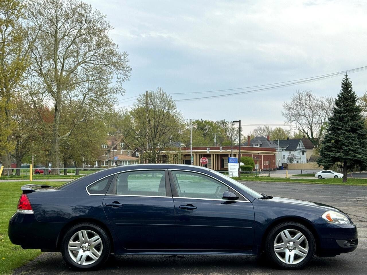 Used 2011 Chevrolet Impala LT FWD image 14