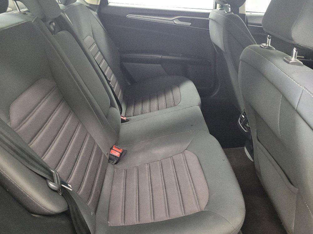 Used 2020 Ford Fusion SE FWD image 19
