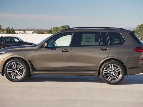 New 2026 BMW X7 xDrive40i w/ M Sport Package image 4