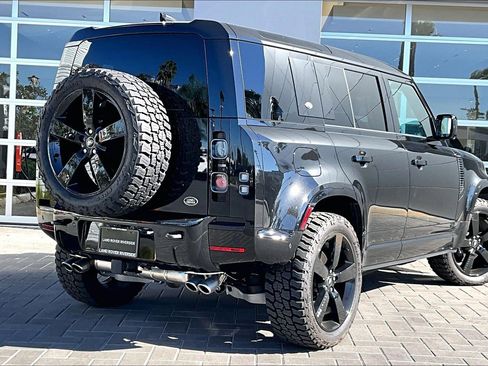 Used 2023 Land Rover Defender 110 V8 image 13