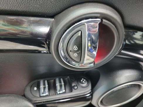 Used 2015 MINI Cooper S image 32