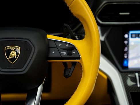 Used 2019 Lamborghini Urus AWD/4WD image 43