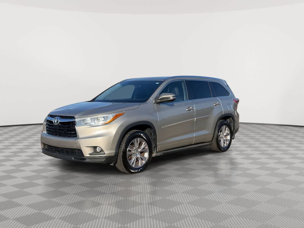 Used 2015 Toyota Highlander XLE AWD/4WD image 4