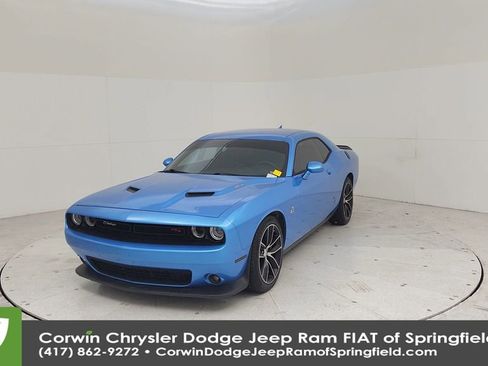 Used 2016 Dodge Challenger R/T Scat Pack w/ Leather Interior Group RWD image 6