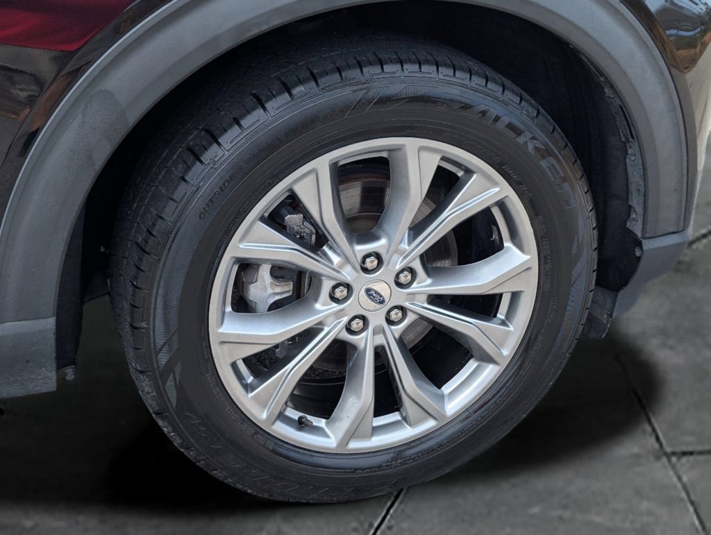 Used 2021 Ford Explorer Limited w/ Equipment Group 301A RWD image 11