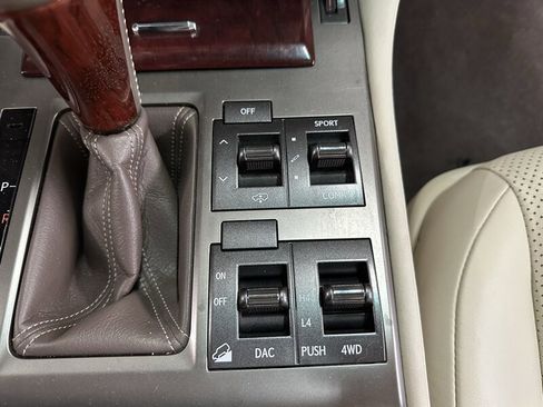 Used 2012 Lexus GX 460 Premium AWD/4WD image 25