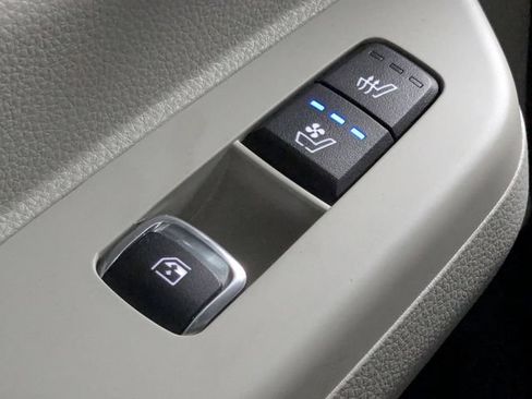 Certified 2025 Kia Carnival SX Prestige FWD image 26