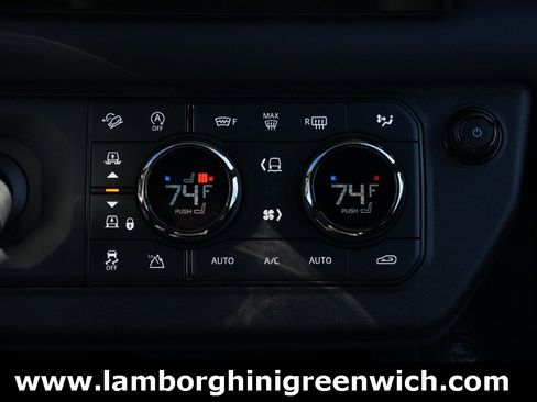 Used 2025 Land Rover Defender 110 image 22