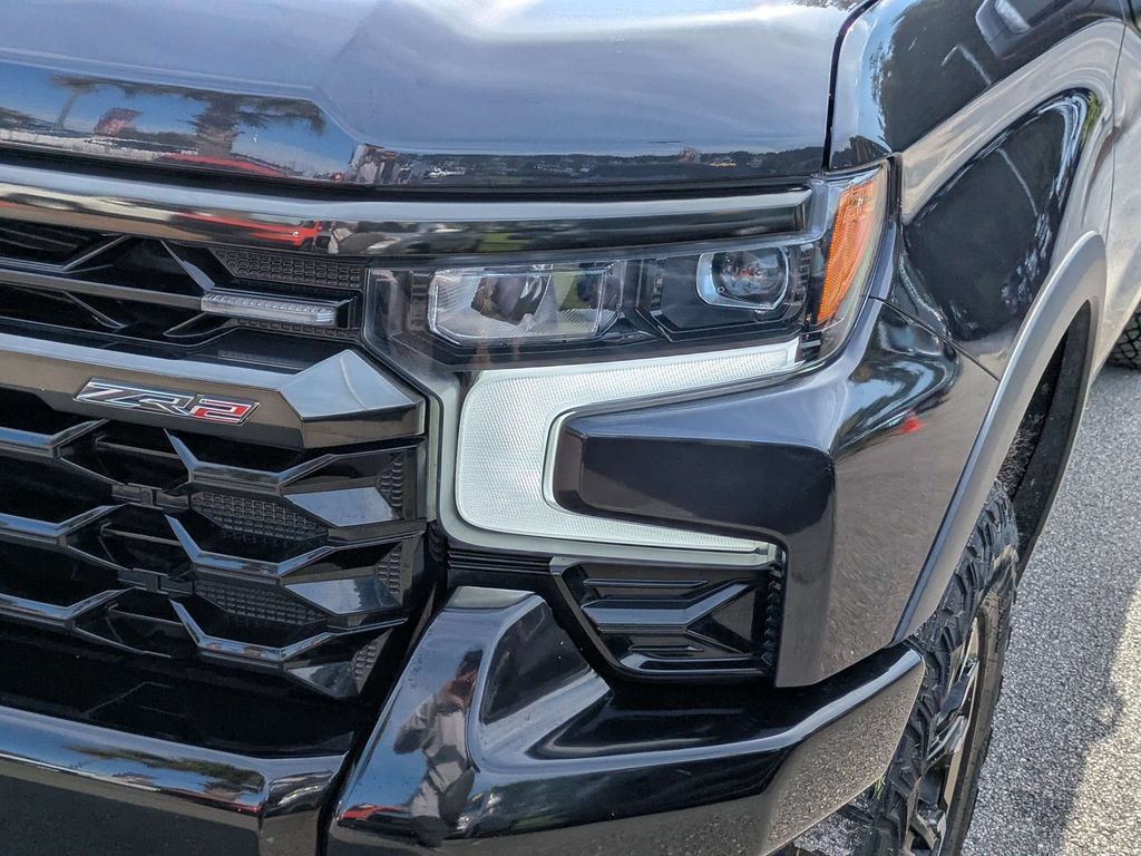 Used 2023 Chevrolet Silverado 1500 ZR2 AWD/4WD image 10