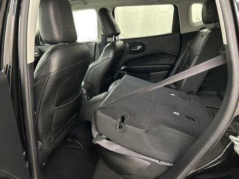 Used 2021 Jeep Compass Latitude image 25