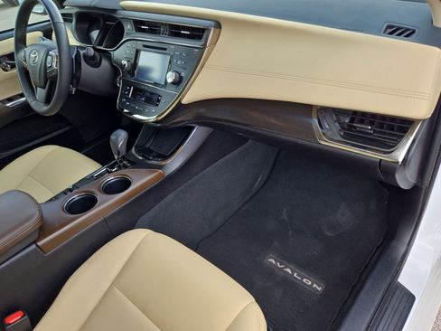 Used 2018 Toyota Avalon XLE Premium image 29
