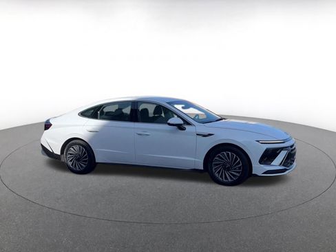 Used 2025 Hyundai Sonata SEL image 2