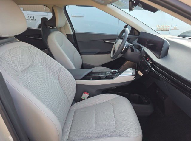 Certified 2023 Kia EV6 Wind AWD/4WD image 10