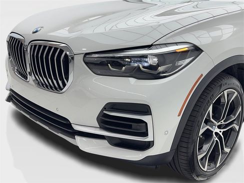 Used 2022 BMW X5 sDrive40i w/ Premium Package image 5
