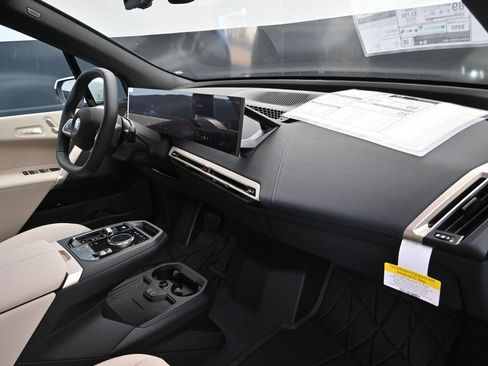 New 2026 BMW iX xDrive45 w/ Premium Package image 25