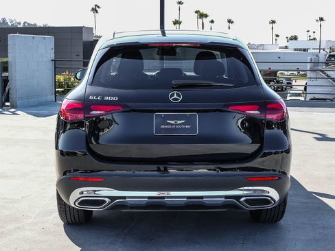 Used 2023 Mercedes-Benz GLC 300 image 5