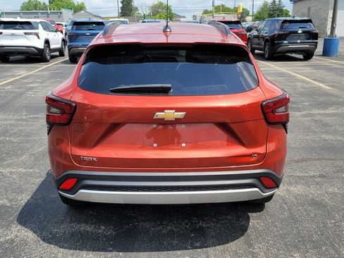 Used 2024 Chevrolet Trax LT w/ Driver Confidence Package FWD image 5