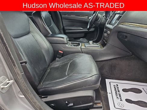 Used 2015 Chrysler 300 C RWD image 11