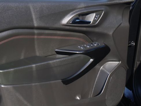 Used 2024 Chevrolet Trax RS image 16