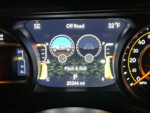 Used 2024 Jeep Wrangler Unlimited Rubicon w/ Capability Package image 26