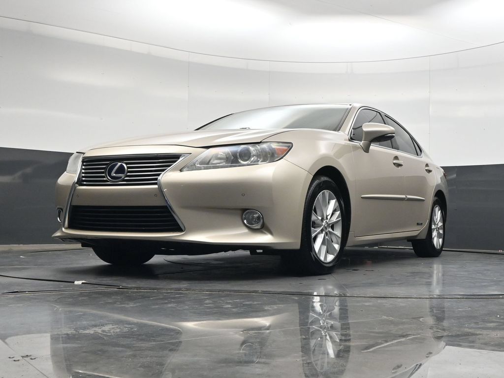 Used 2013 Lexus ES 300h w/ Luxury Pkg FWD image 29
