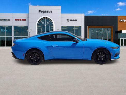 Used 2024 Ford Mustang Coupe RWD image 7