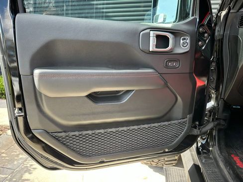 Used 2021 Jeep Wrangler Unlimited Rubicon image 18