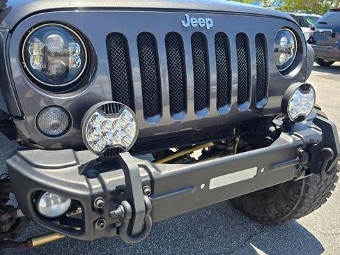 Used 2016 Jeep Wrangler Sport AWD/4WD image 4