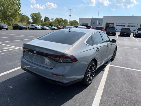 Used 2024 Honda Accord Touring image 6