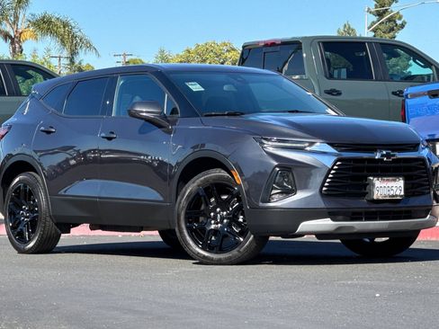 Used 2022 Chevrolet Blazer LT image 2