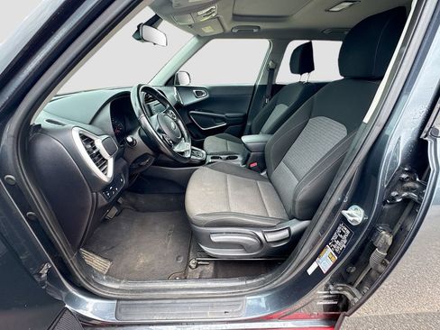 Used 2020 Kia Soul GT-Line w/ GT 2.0L Power Sunroof Package FWD image 16