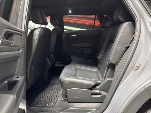 Used 2020 Volkswagen Atlas Cross Sport SE image 14