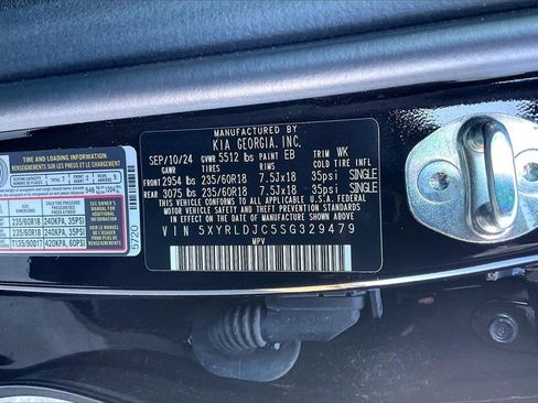 Used 2025 Kia Sorento S image 36