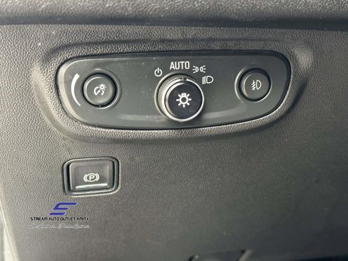 Used 2021 GMC Terrain SLT image 22