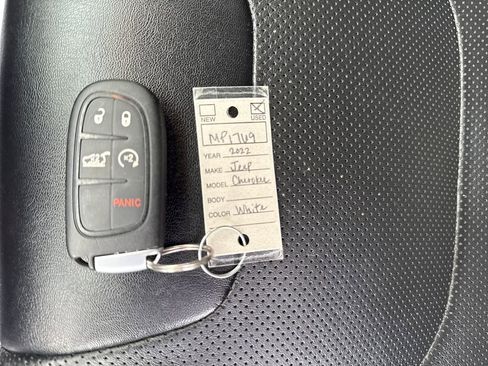 Used 2022 Jeep Cherokee Latitude Lux FWD image 29