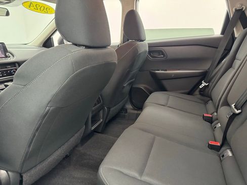 Used 2024 Nissan Rogue S image 35