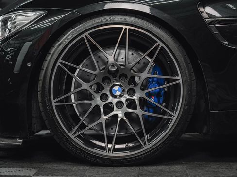 Used 2016 BMW M4 Convertible image 11