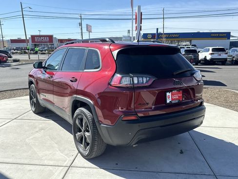 Used 2021 Jeep Cherokee Latitude Plus image 5