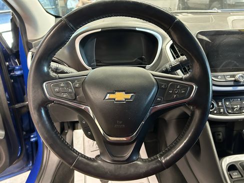 Used 2017 Chevrolet Volt LT w/ Comfort Package FWD image 9